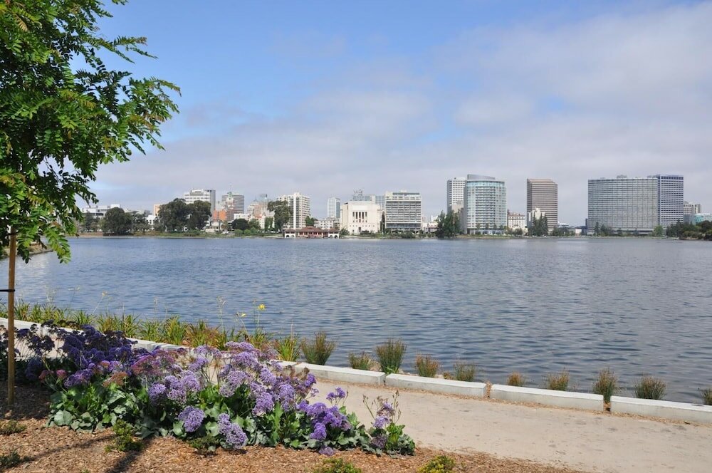 Фото Americas Best Value Inn Oakland Lake Merritt