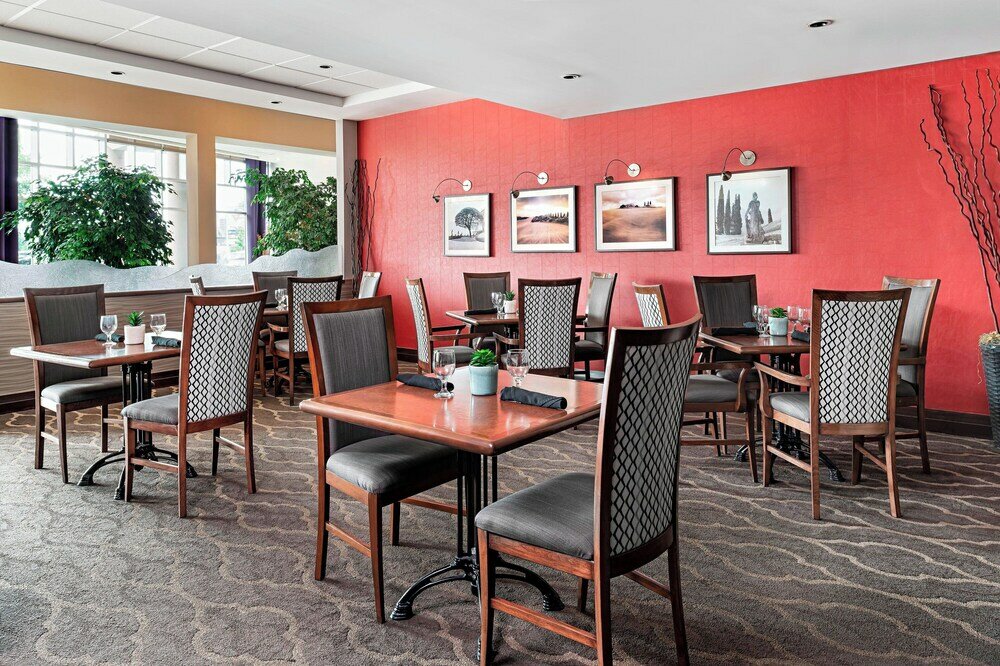 Фото Four Points by Sheraton London