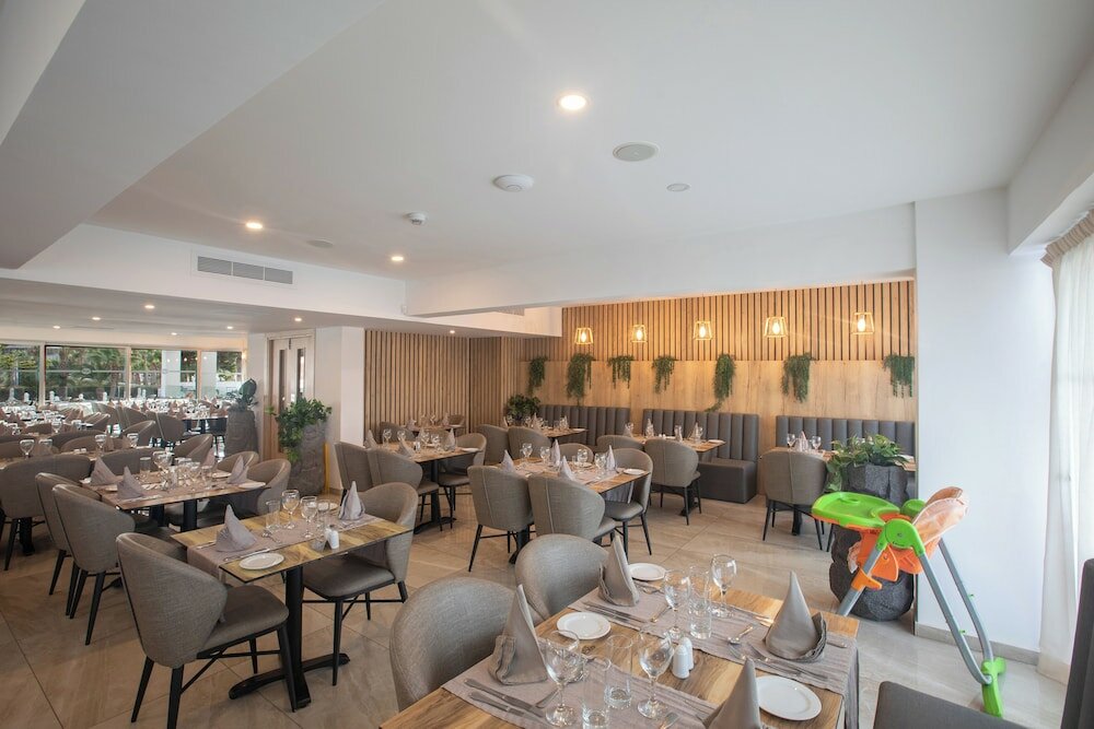 Фото Bohemian Gardens Hotel