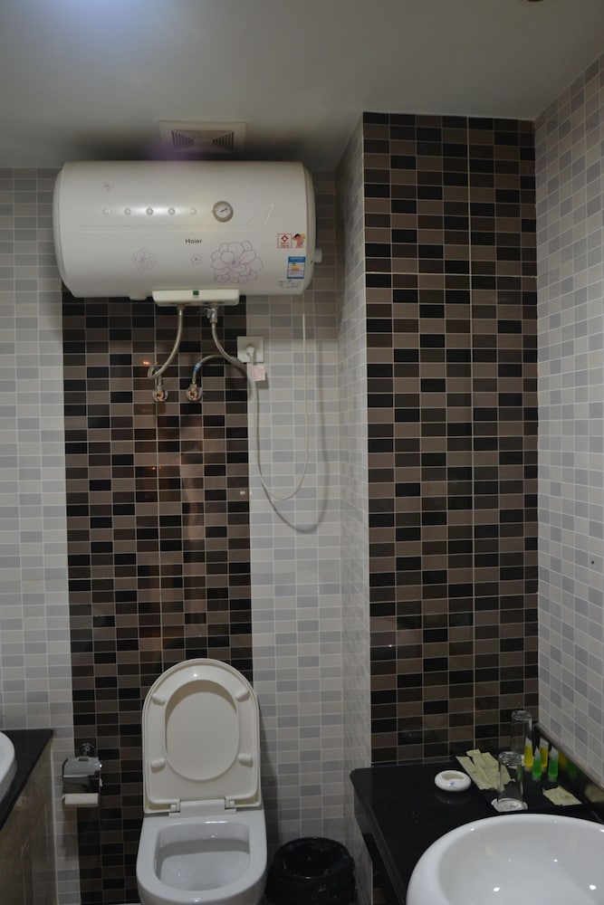 Фото Kololo Courts Hotel & Restaurant