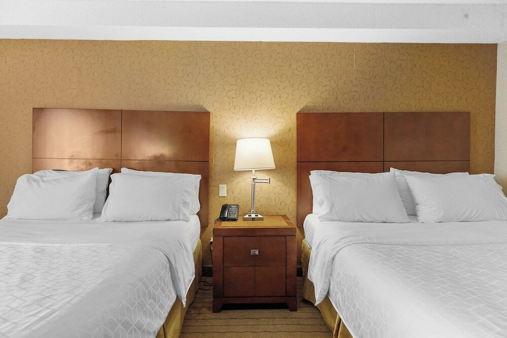 Фото Allure Hotel & Suites