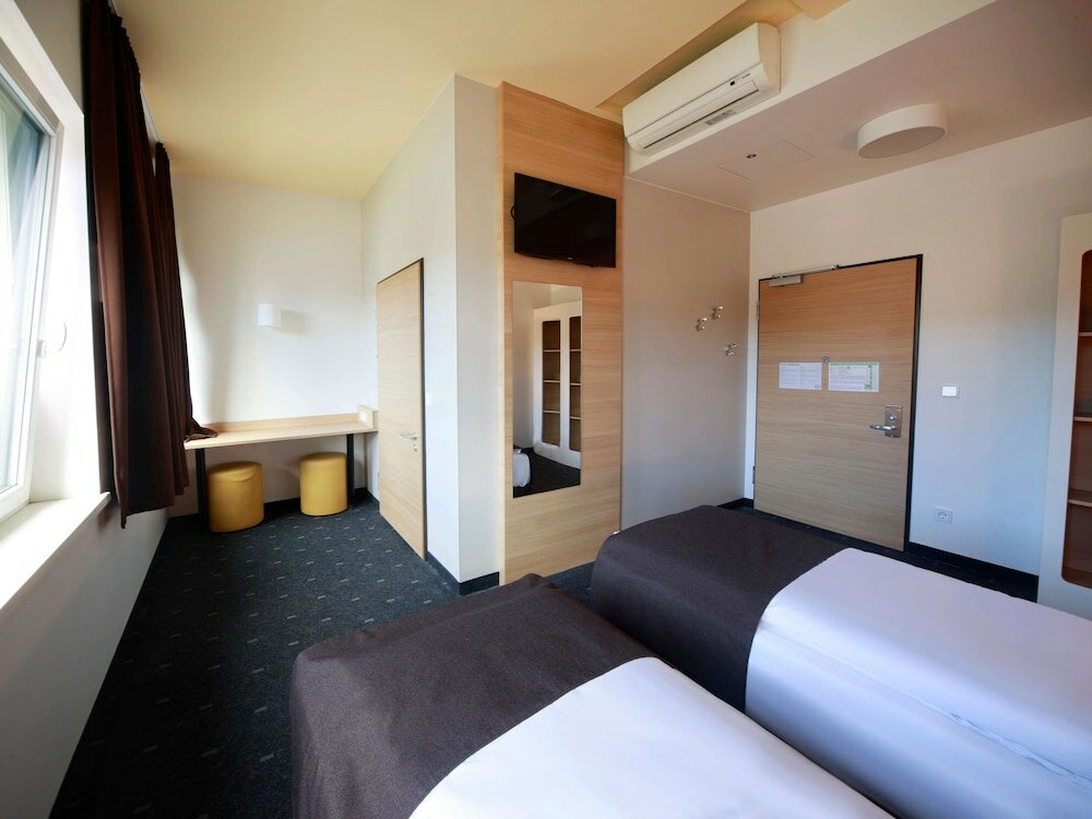 Фото B&b Hotel Jena