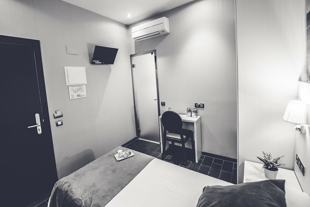 Фото Hostal Prado