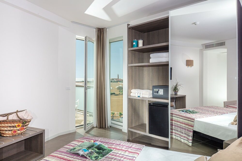 Фото Hotel Karinzia