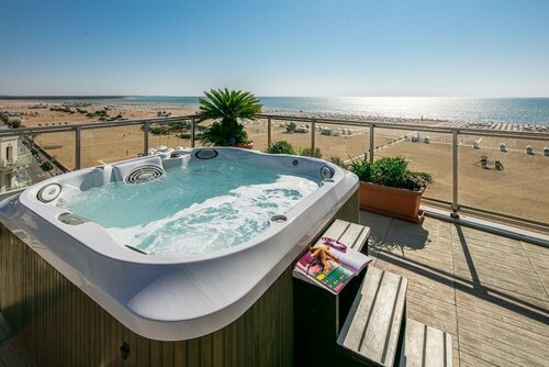 Внешний вид отеля Hotel Karinzia в Каорле, фото 3