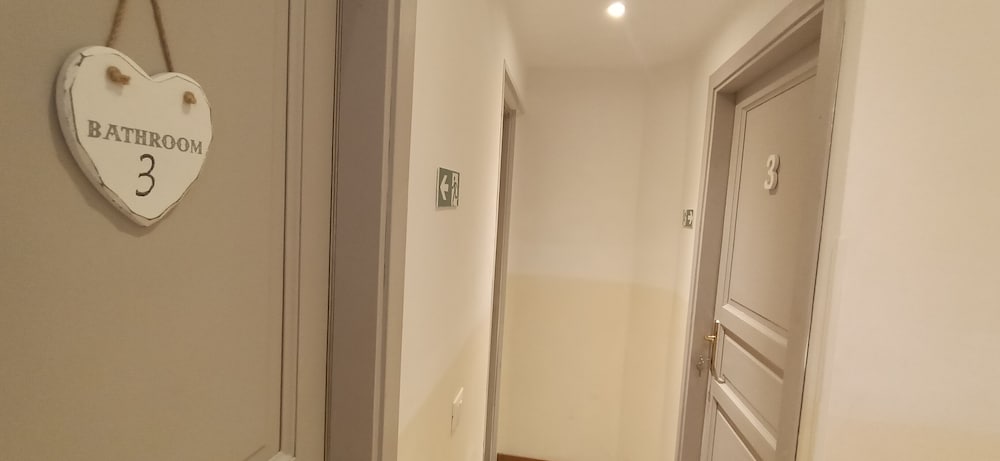 Фото Biancoreroma B&b