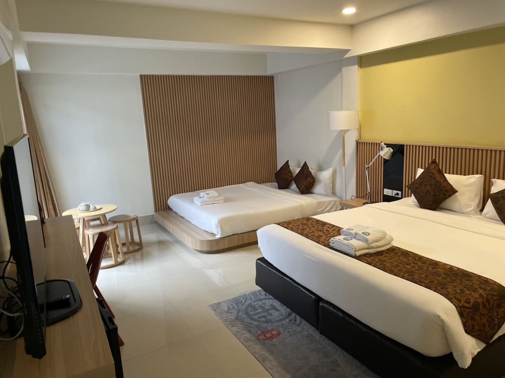 Фото The Golden Ville Boutique Hotel