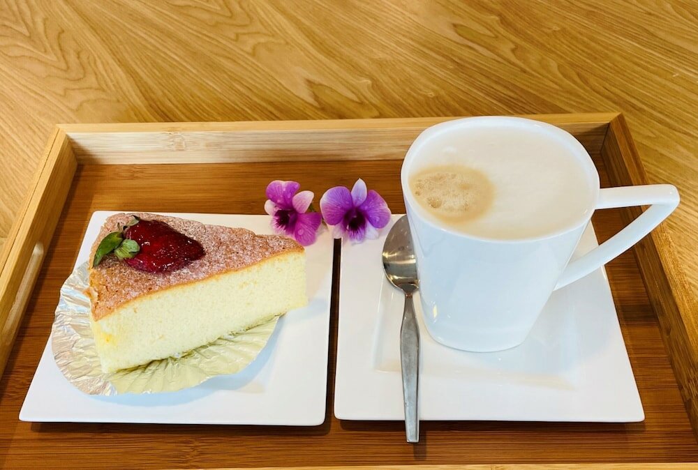 Фото The Golden Ville Boutique Hotel