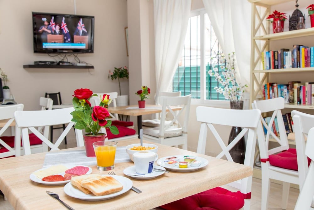 Фото Hotel Marbella