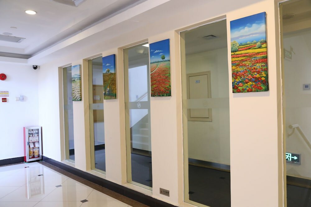 Фото Baiyun City Hotel (Guangzhou Railway Station Subway Branch)