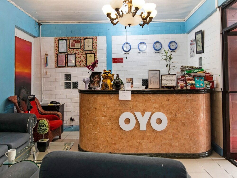 Фото Oyo 749 La Maria Pension And Tourist Inn Hotel