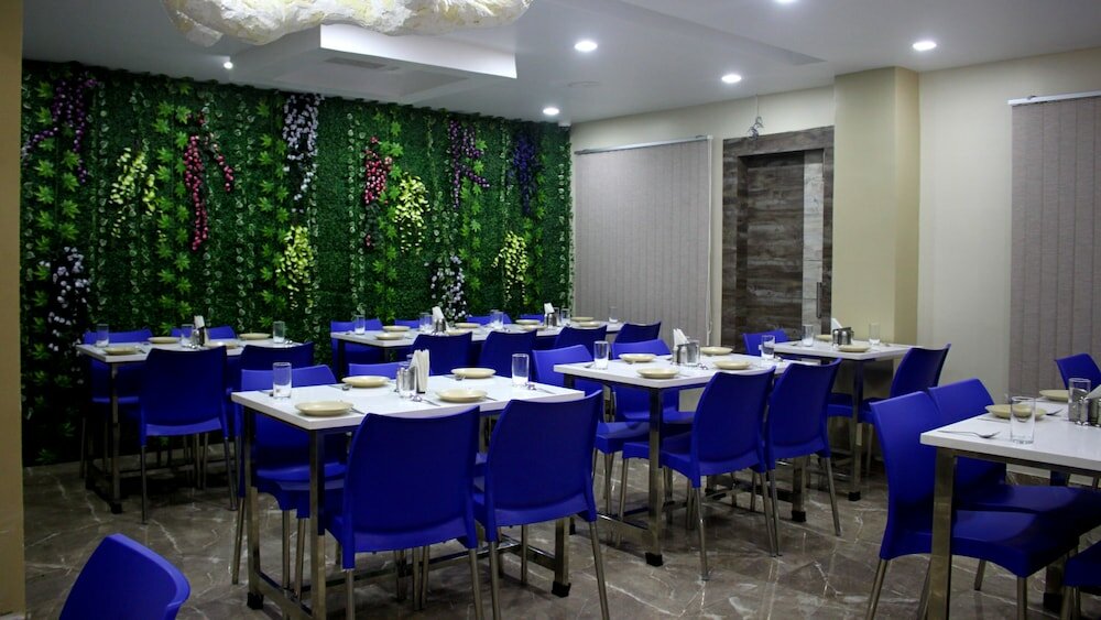 Фото Hotel Shreemoyee Inn