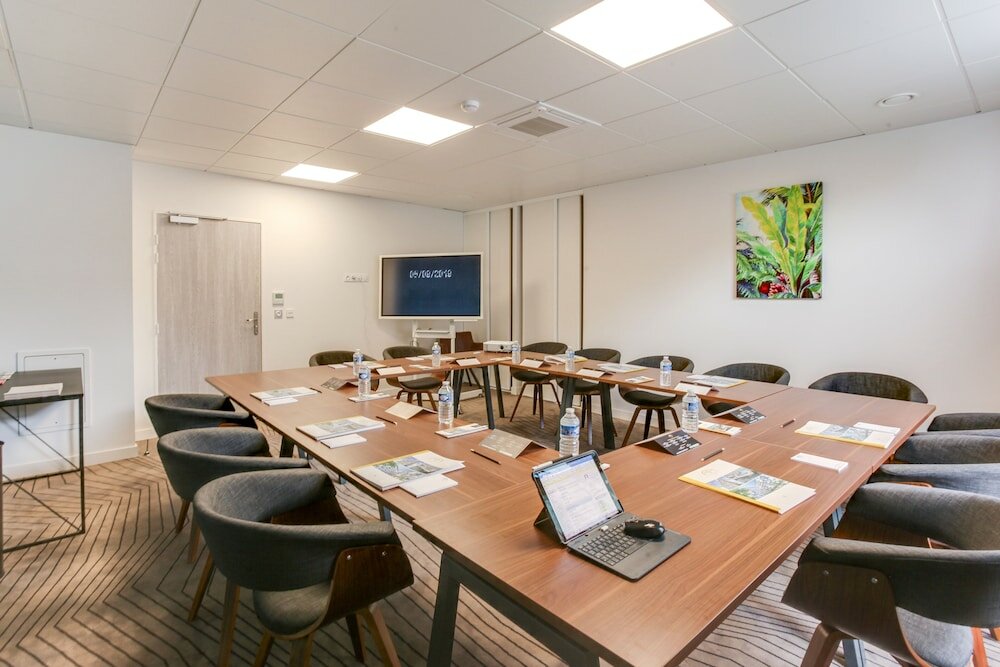 Фото All Suites Appart Hotel Massy Palaiseau