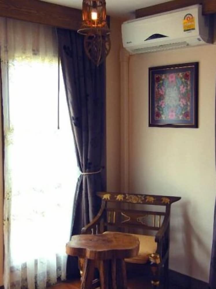 Фото The Red Balcony Inn