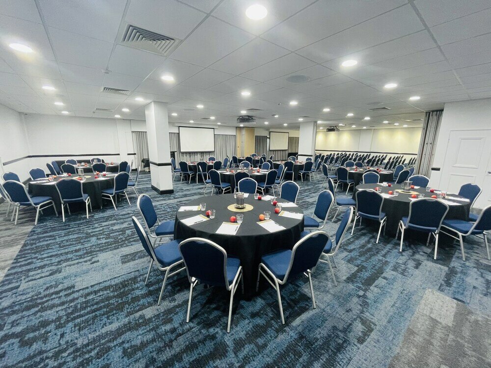 Фото The Benson Hotel