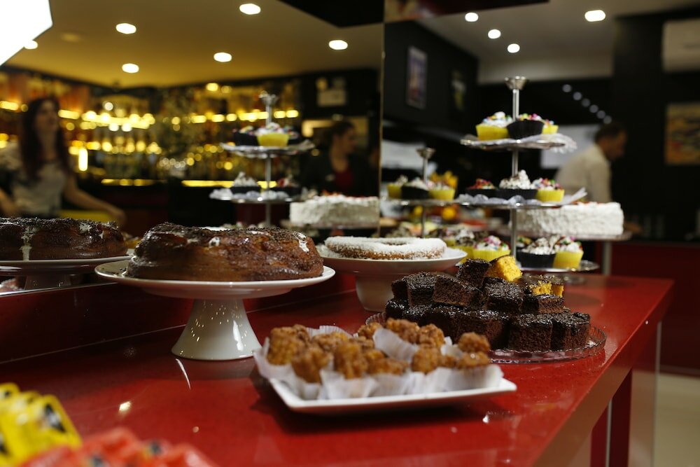 Фото Holiday & Business Hotel - AO lado do Centro de Eventos e Arena Conda