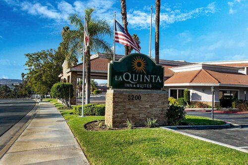 Гостиница La Quinta Inn & Suites by Wyndham Pomona в Помоне