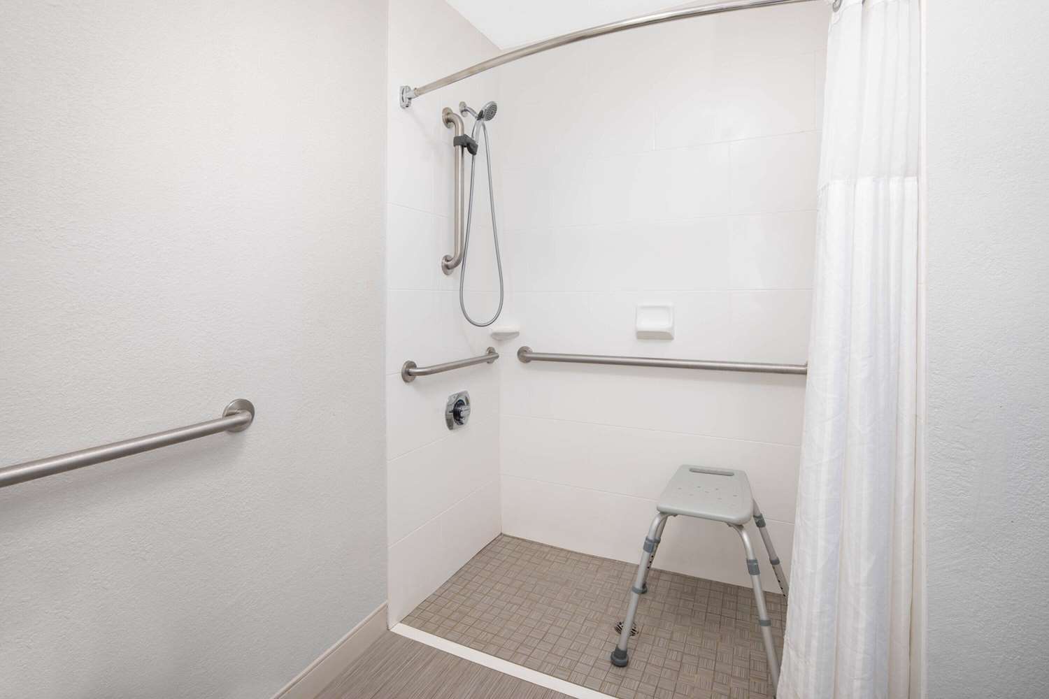 Фото La Quinta Inn & Suites by Wyndham Atlanta Airport South