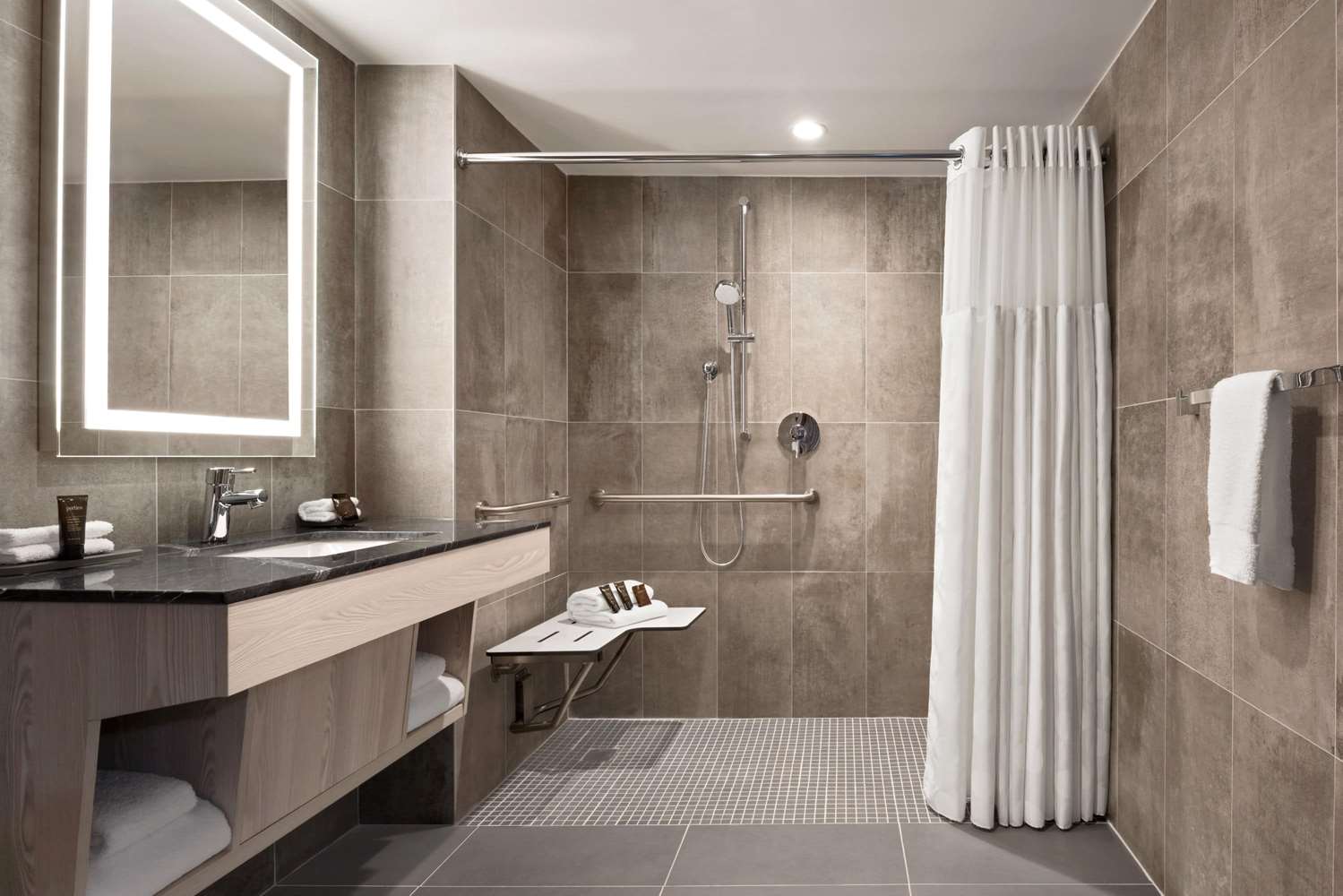 Фото Wingate by Wyndham New York Midtown South/5th Ave