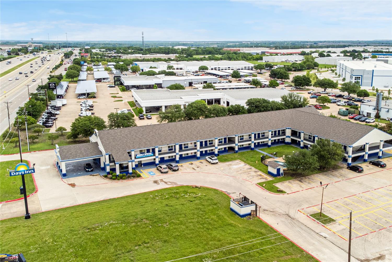 Фото Days Inn by Wyndham McKinney