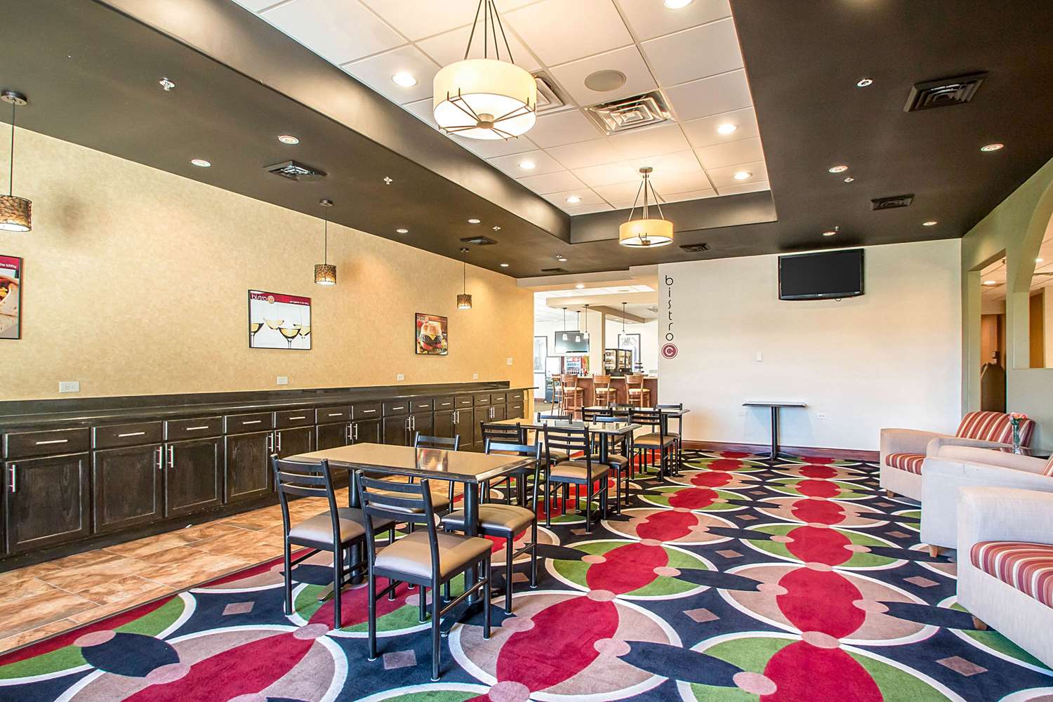 Фото Clarion Inn Elmhurst - Oak Brook near I-88, I-290, I-294