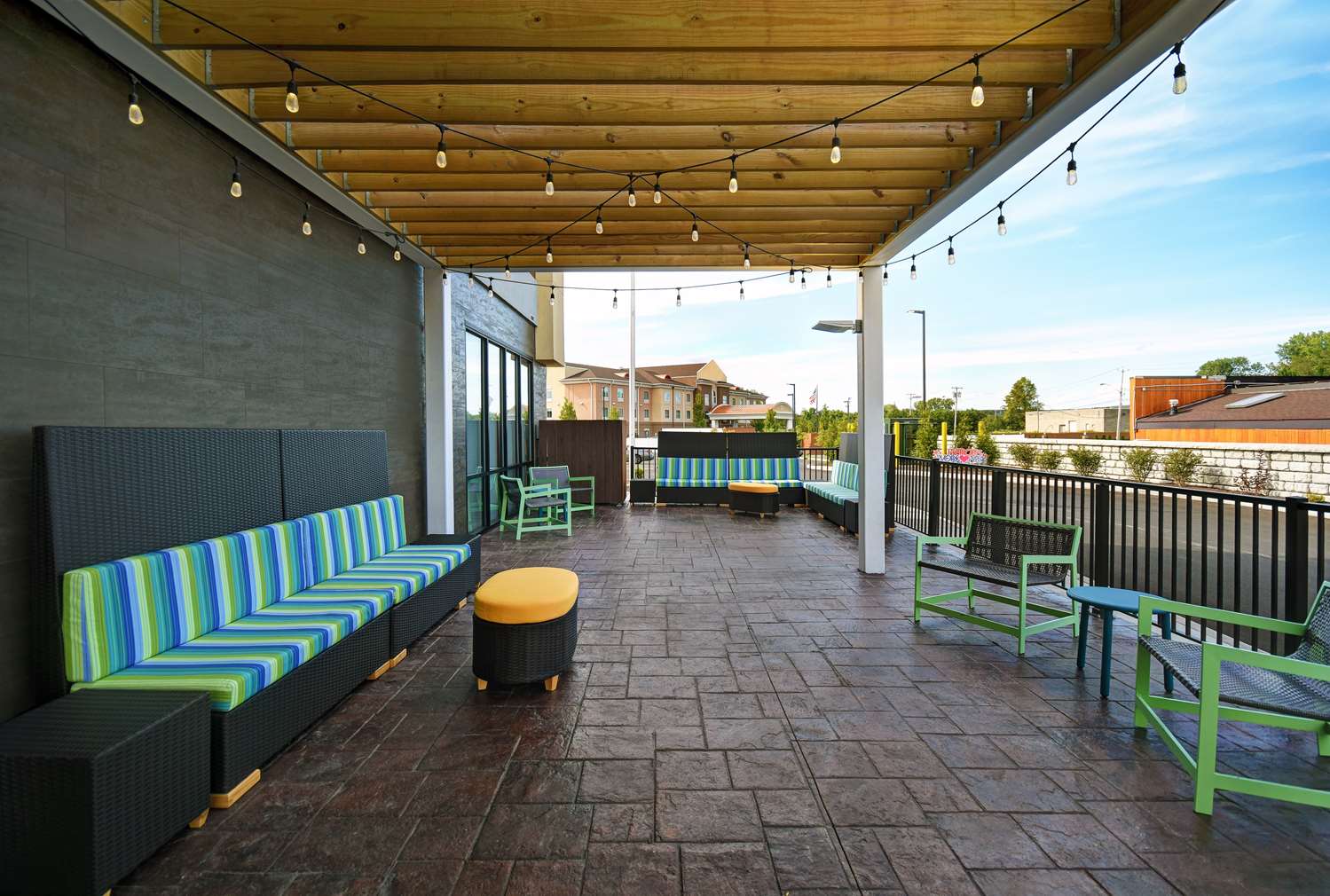 Фото Home2 Suites by Hilton Utica, Ny