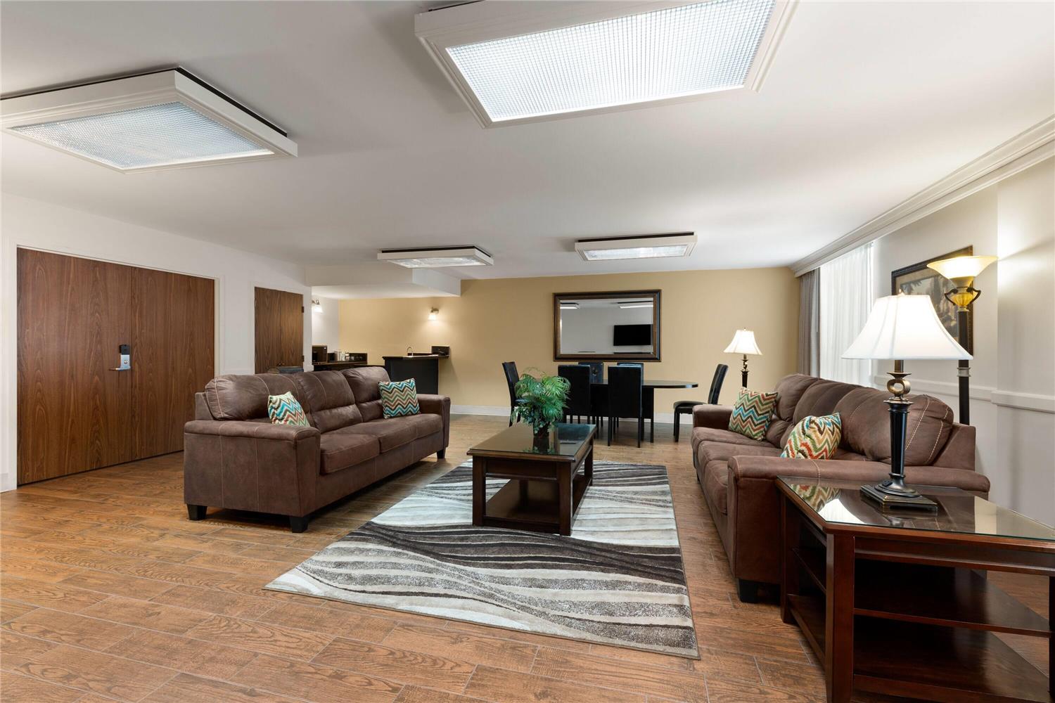 Фото Wyndham Riverfront Little Rock