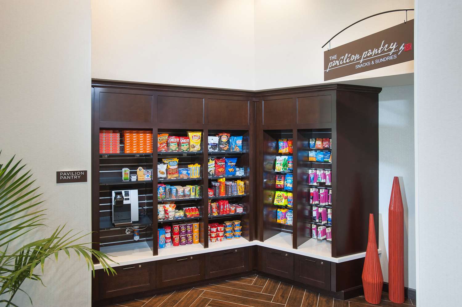 Фото Hilton Garden Inn Burbank Downtown, Ca