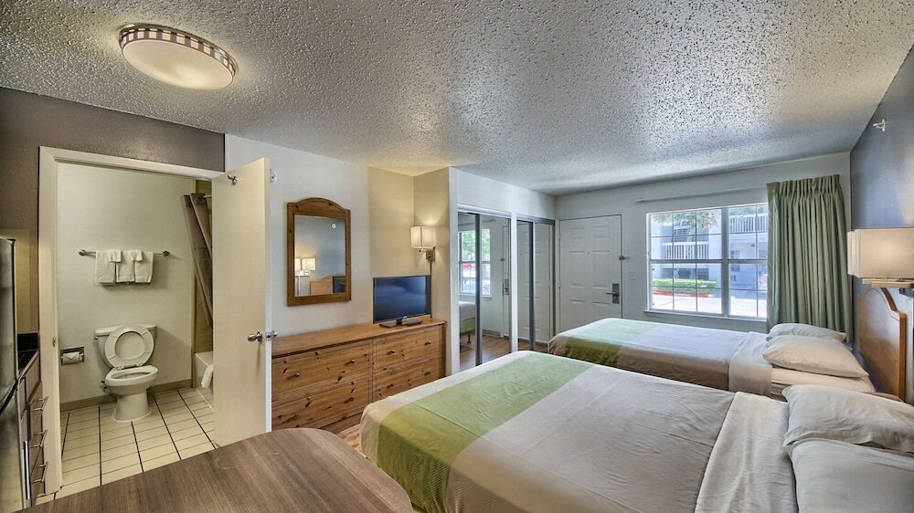 Фото Studio 6 San Antonio, Tx - Six Flags