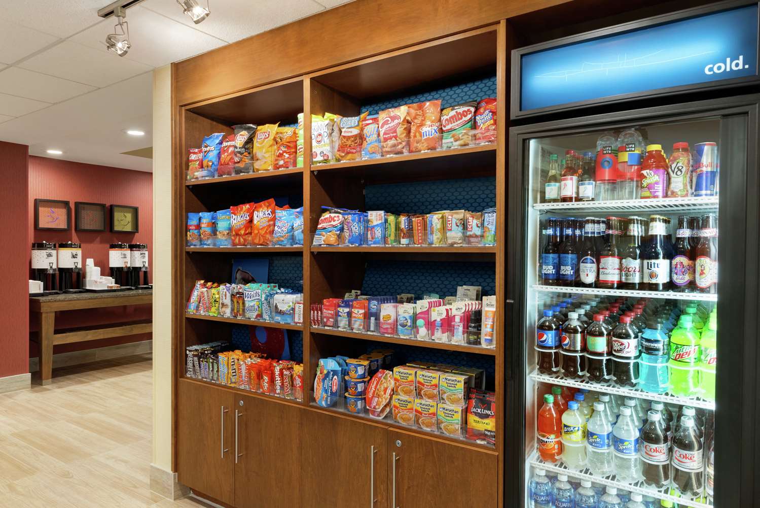 Фото Hampton Inn West Des Moines Lake Drive