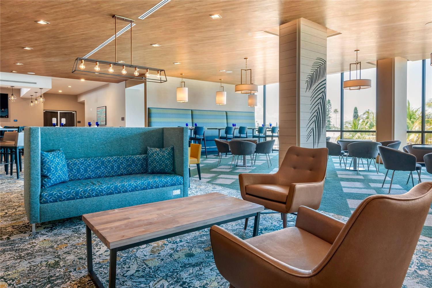 Фото Cambria Hotel St Petersburg-Madeira Beach Marina