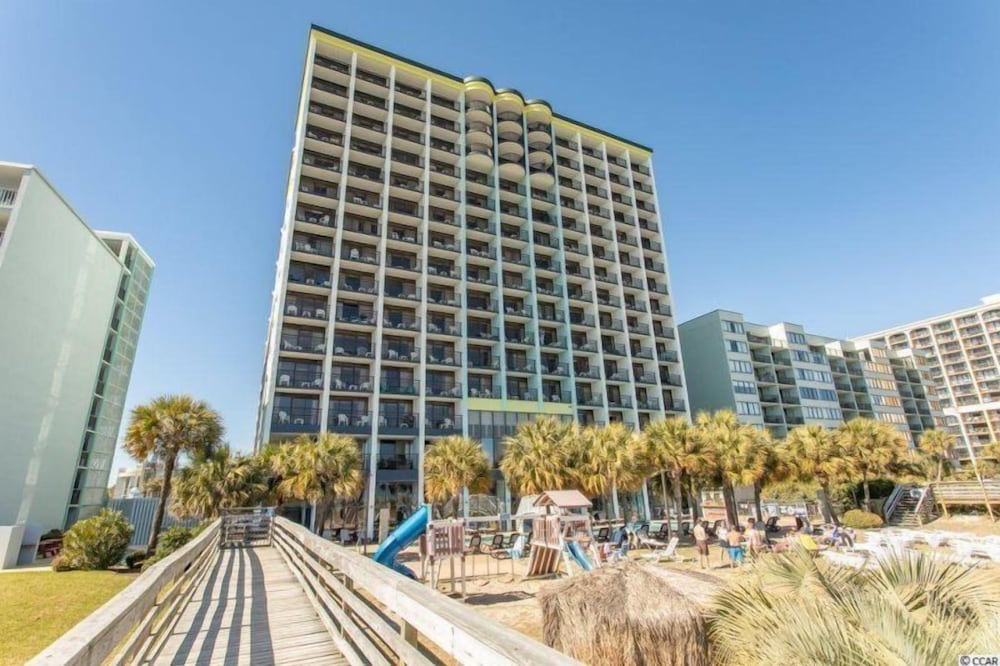 Фото Monterey Bay Suites