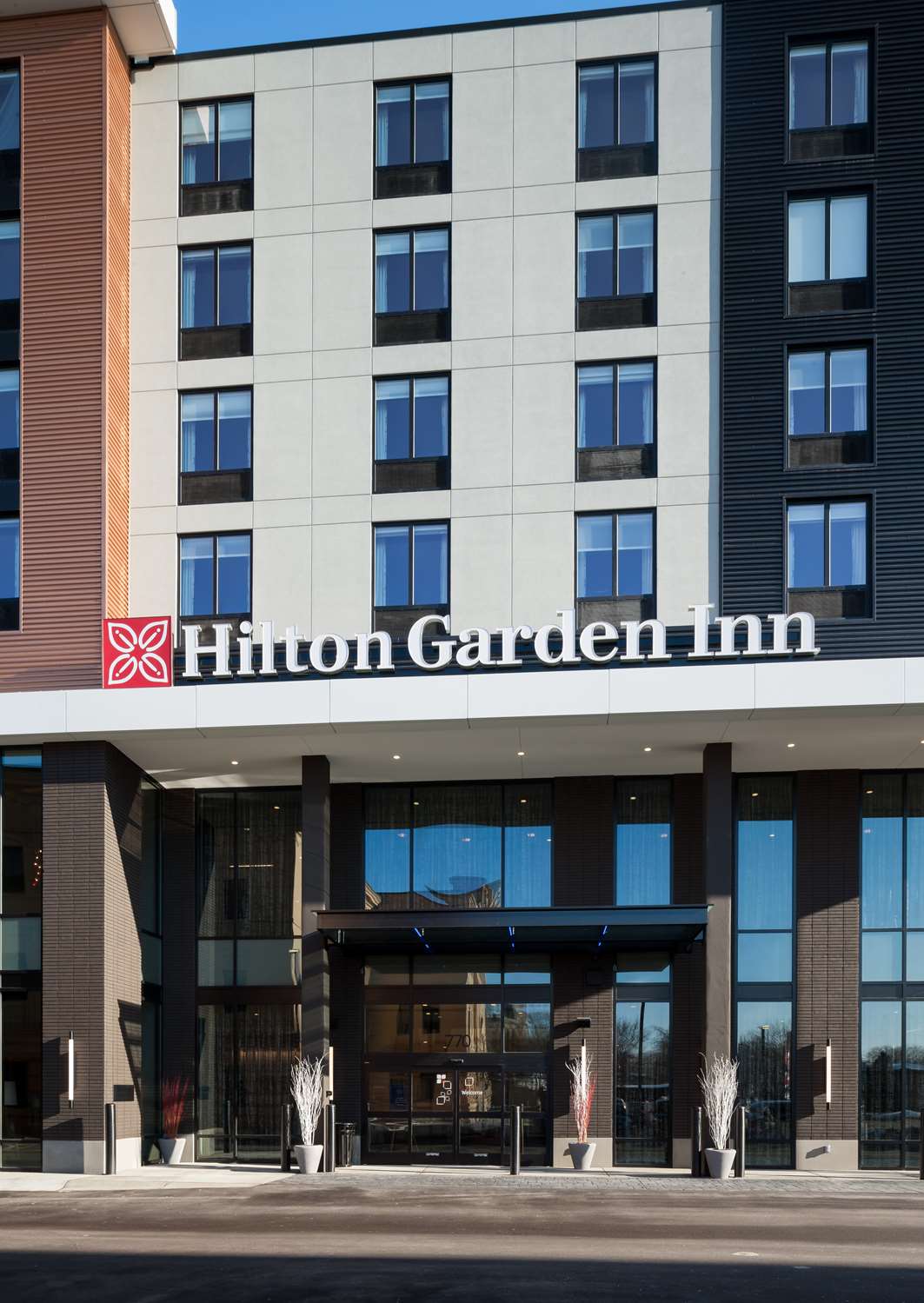 Фото Hilton Garden Inn Madison Downtown