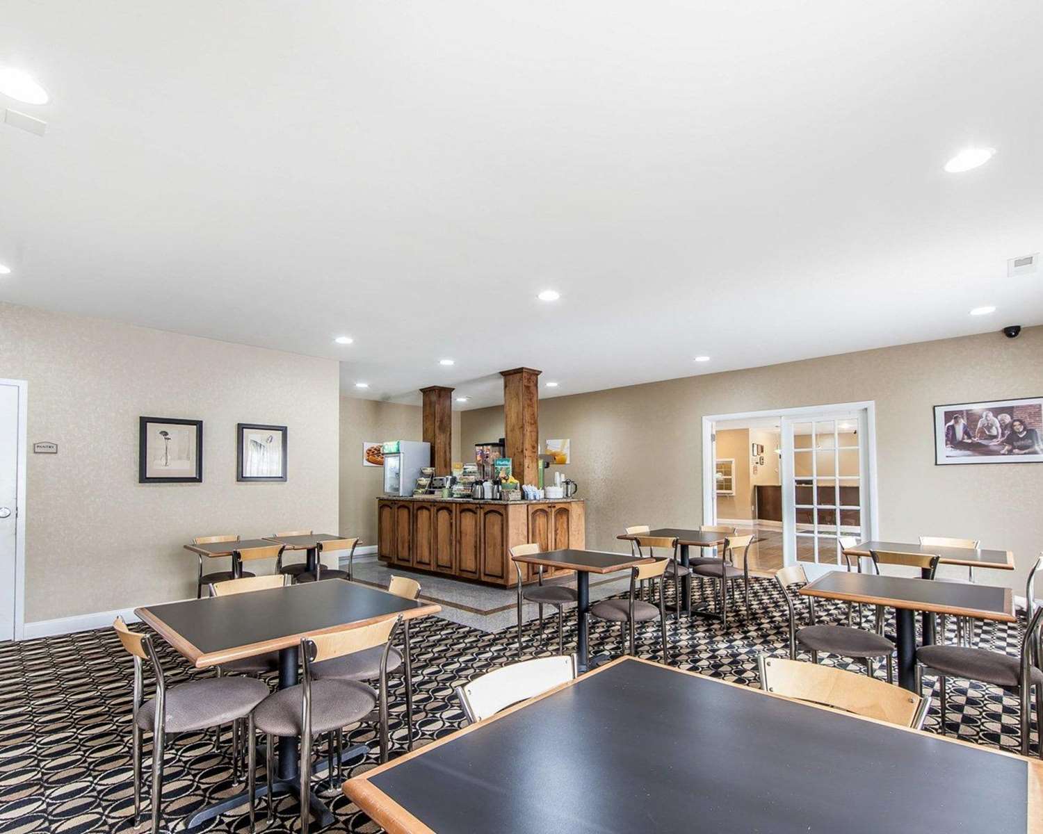 Фото Quality Inn & Suites