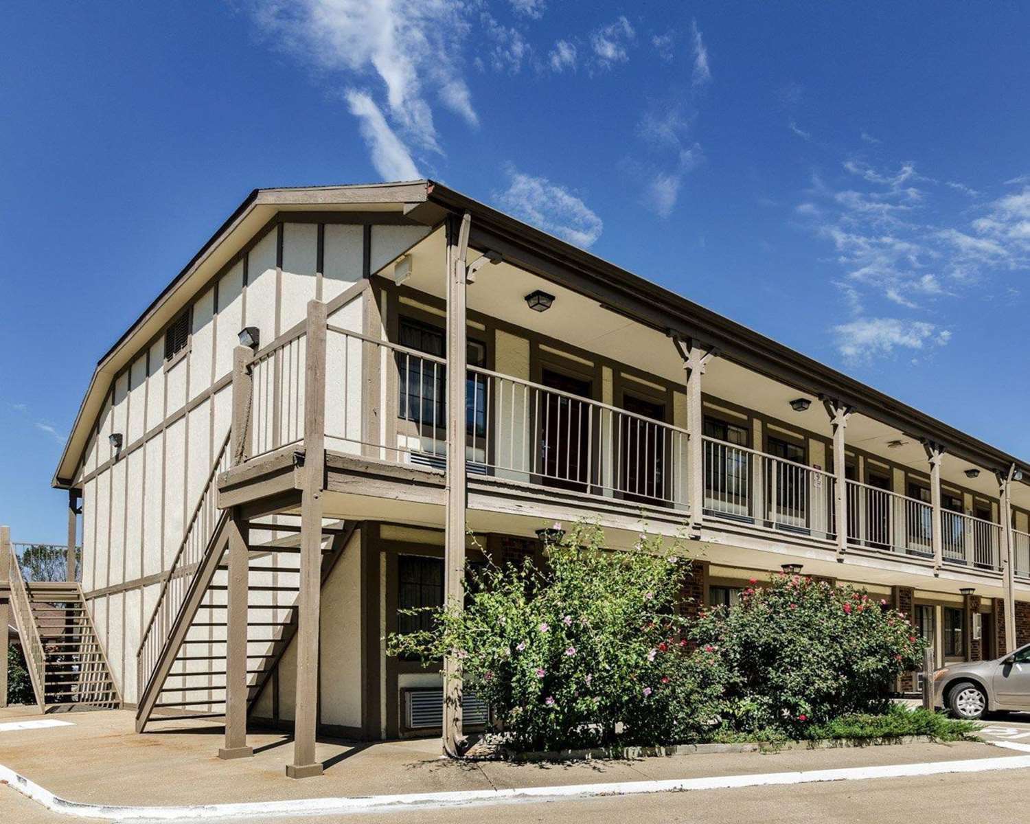 Фото Econo Lodge University