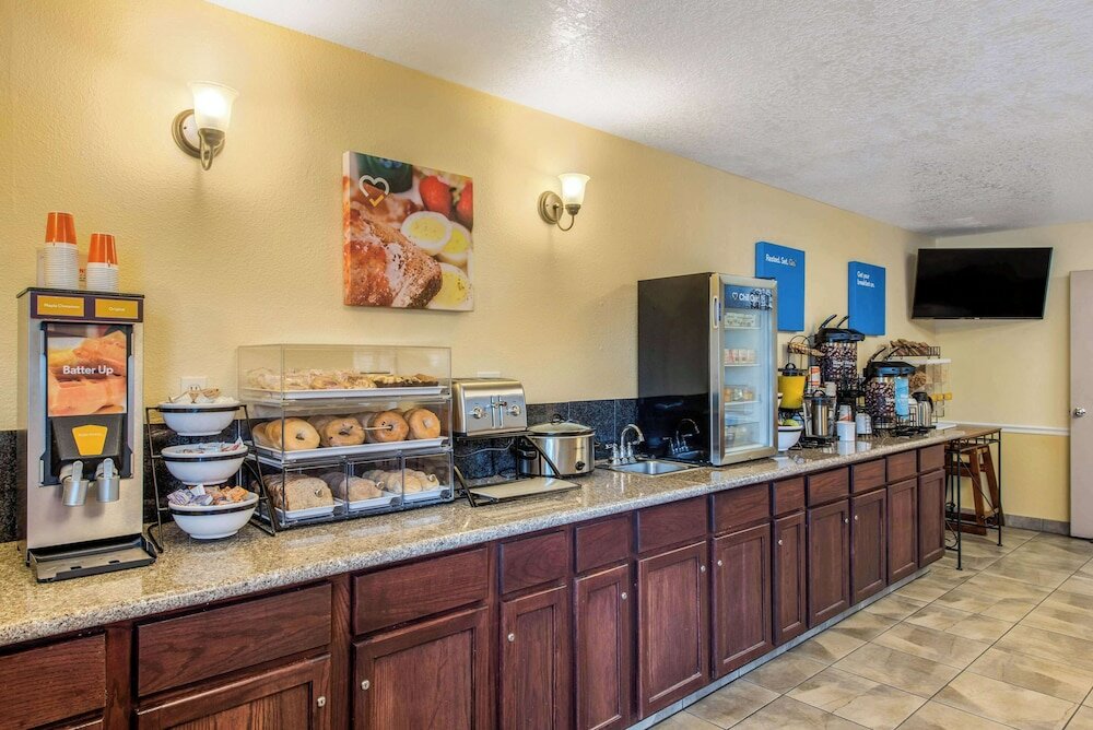 Фото Comfort Inn Mount Shasta Area