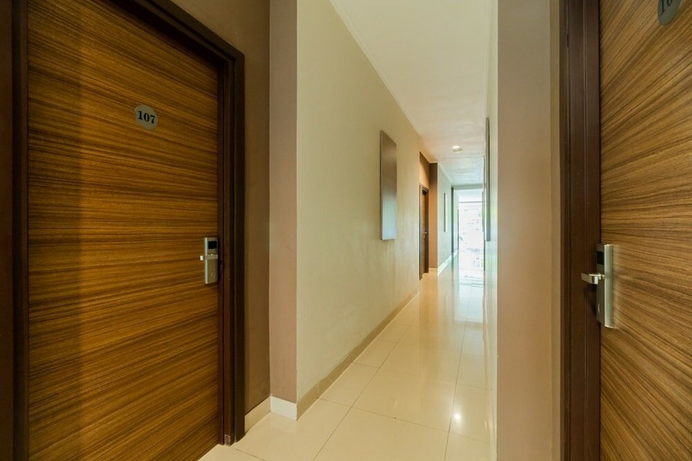 Фото RedDoorz Plus near Lippo Mall Kemang 2