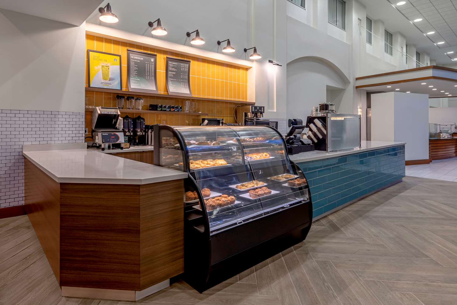 Фото Embassy Suites by Hilton Boston at Logan Airport