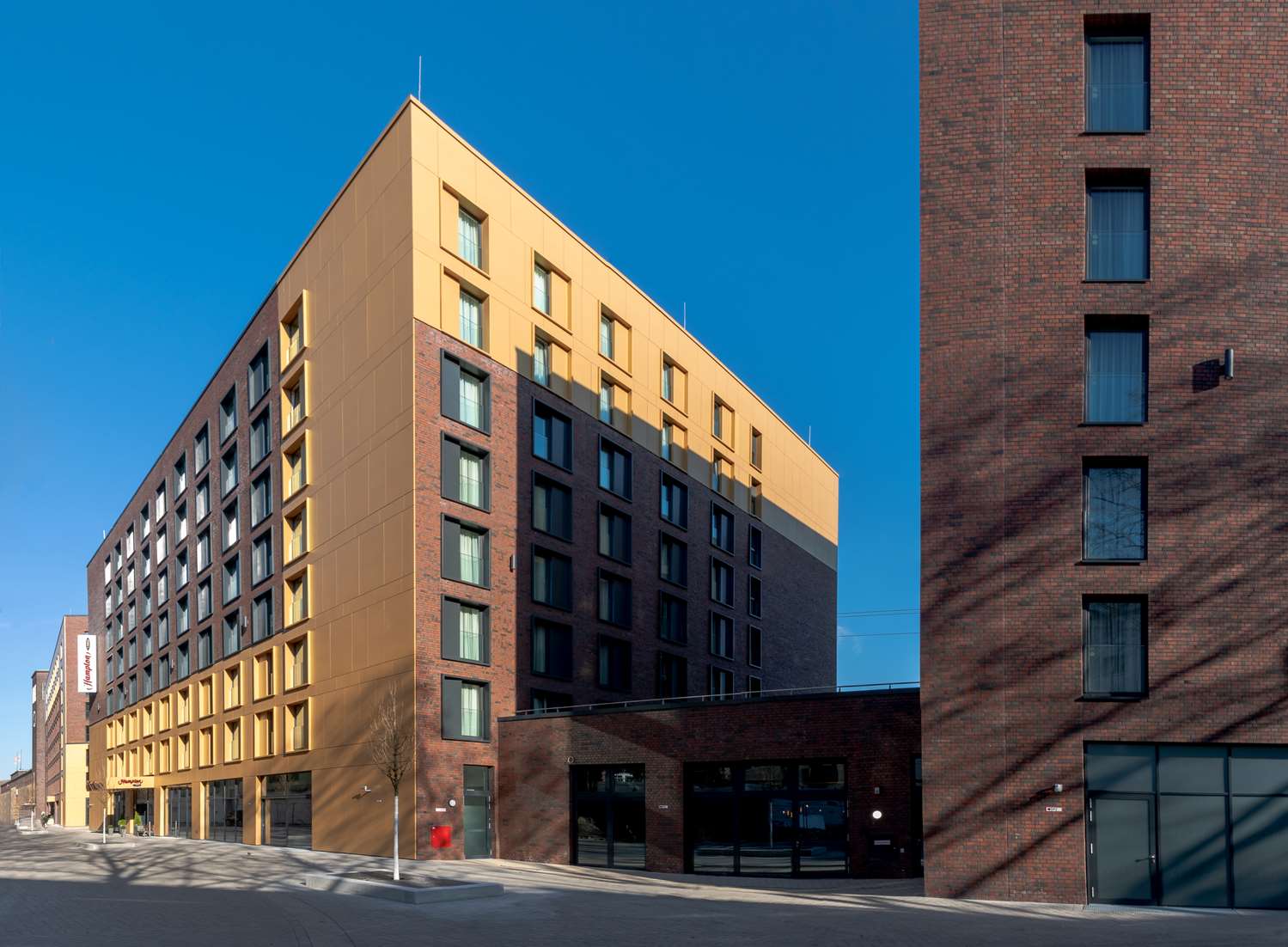 Фото Hampton by Hilton Düsseldorf City Centre