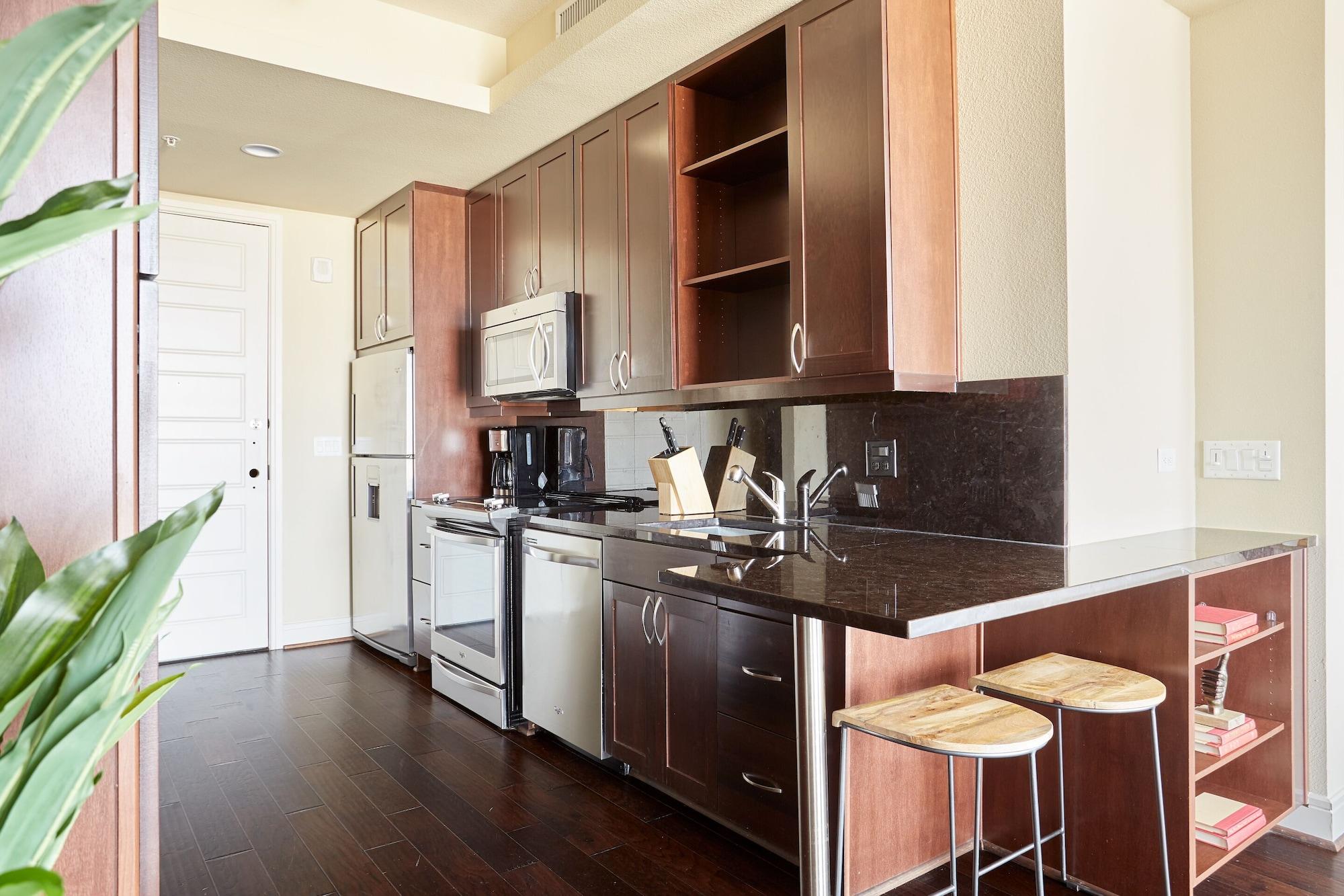 Фото Sonder at The Catherine