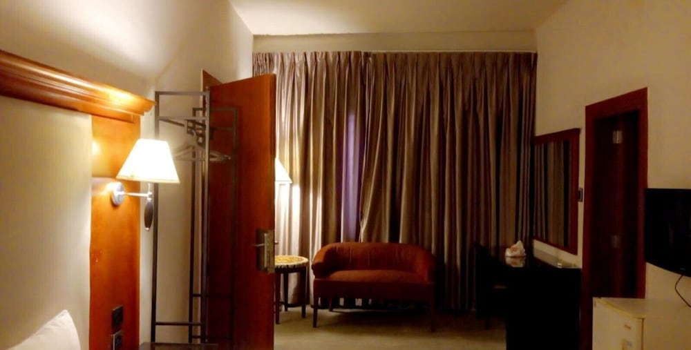 Фото Amman Pasha Hotel