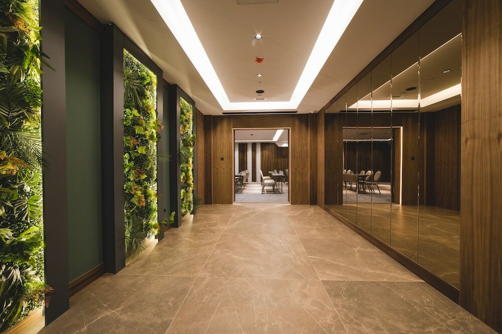 Фото Bristol Hotel