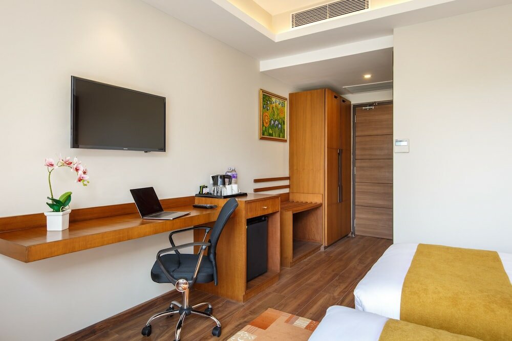 Фото Hotel Thrive A Tropical Courtyard