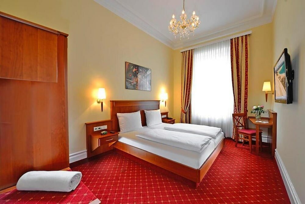 Фото Hotel Schweizer Hof