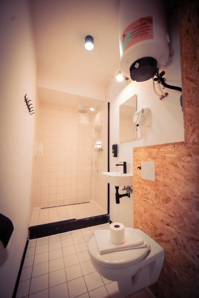 Фото Urban Hotel The Golden Stork