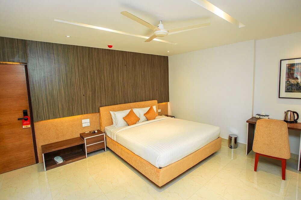 Фото Royal Raj Hotel