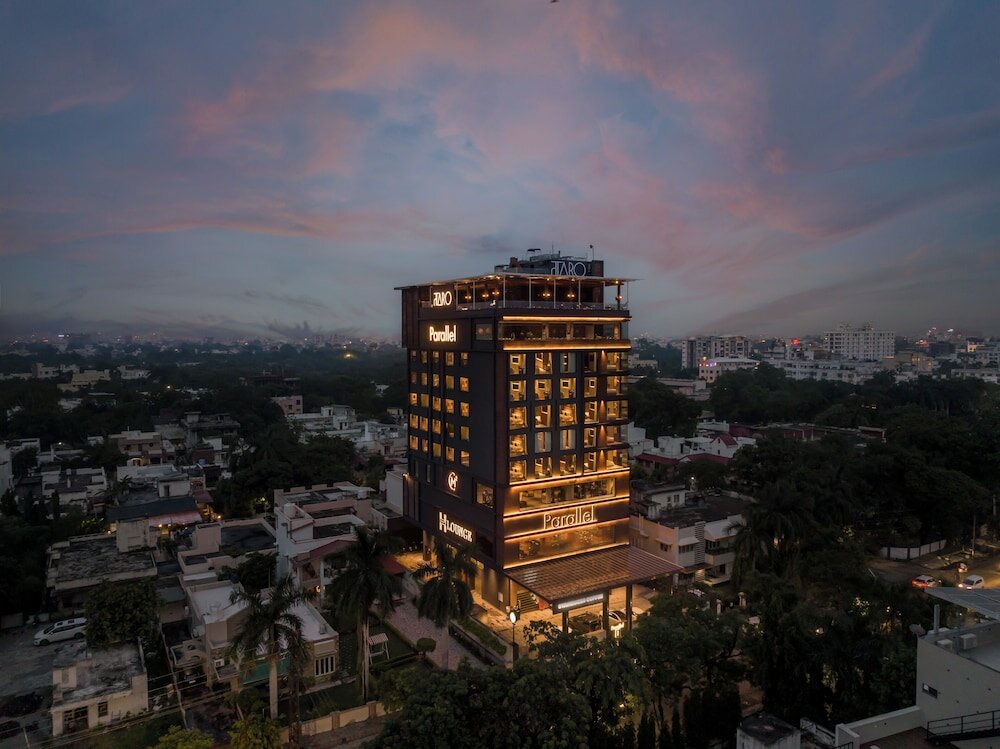 Фото Parallel Hotel