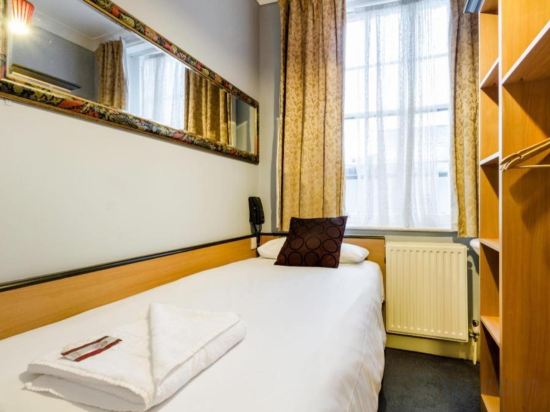 Фото Tudor Court Hotel