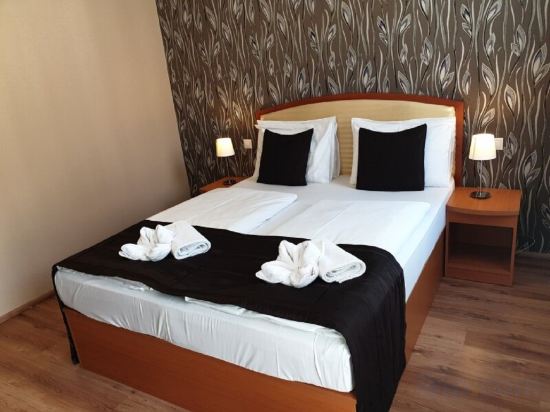 Фото Six Inn Hotel