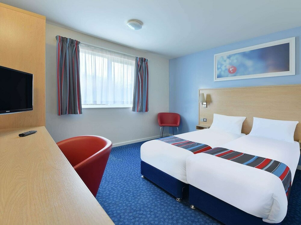 Фото Travelodge Inverness Fairways